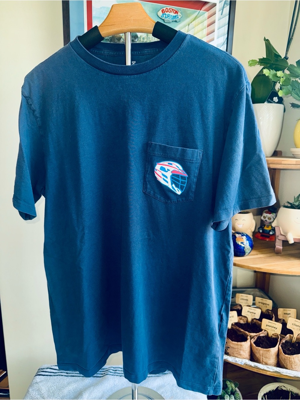 Vineyard Vines Navy Short-Sleeve Pocket Tee with Multicolor Whale Patch